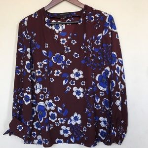 Super flattering Banana Republic Blouse